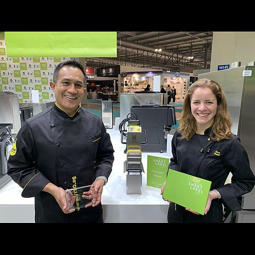 VITO Sina Maier and Carlos Parraga with SmartLabel Award